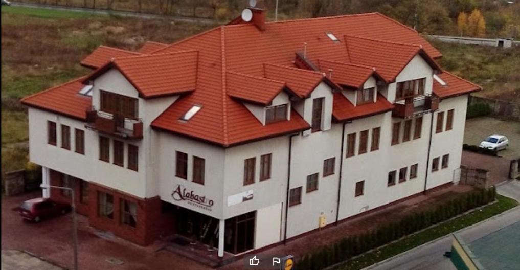 مبيت وإفطار Tomaszów Mazowiecki Alabastro المظهر الخارجي الصورة